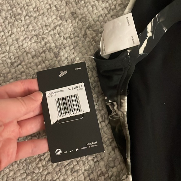 Nike swimsuit - Picture 4 of 4